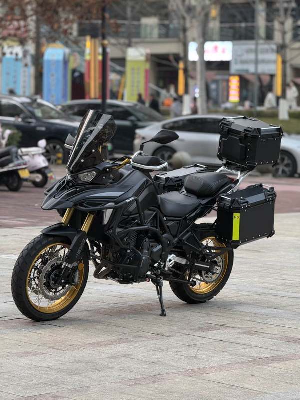 二手贝纳利TRK702