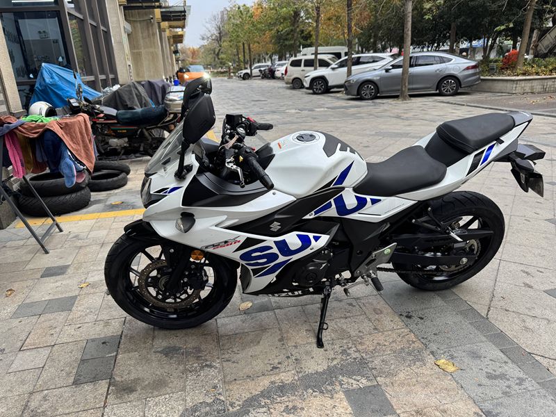 二手豪爵铃木GSX250R