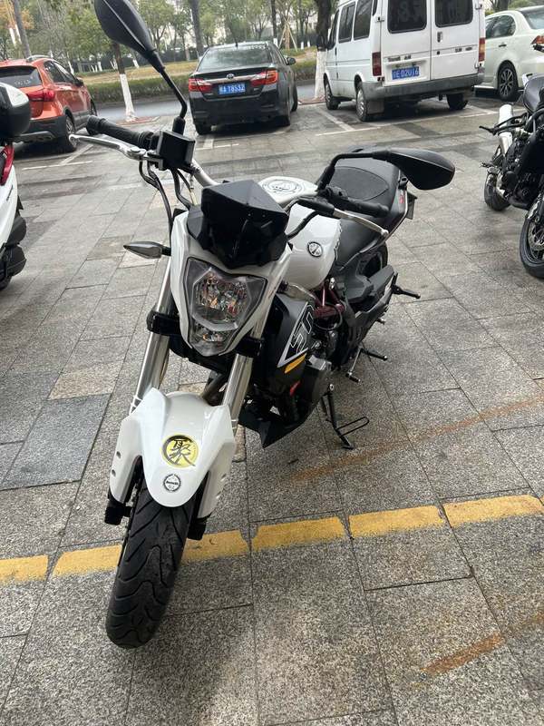 二手贝纳利蓝宝龙BJ300GS