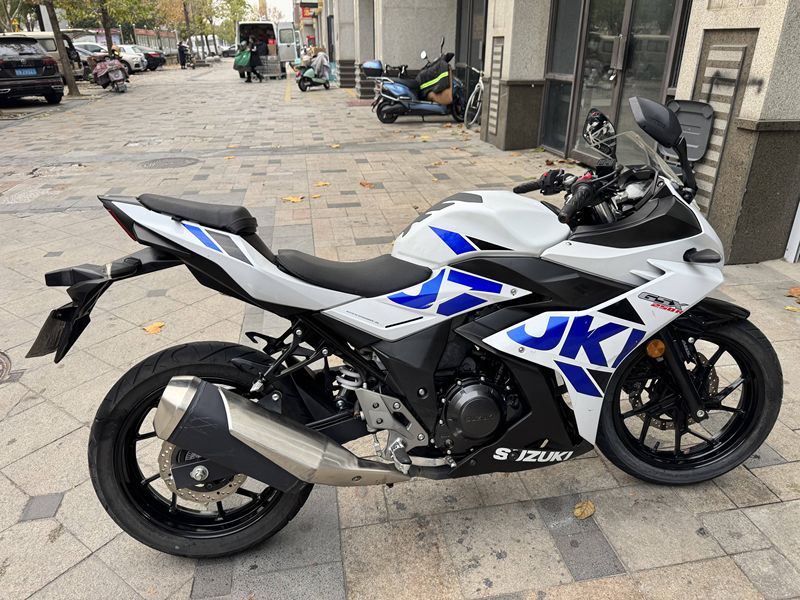 二手豪爵铃木GSX250R