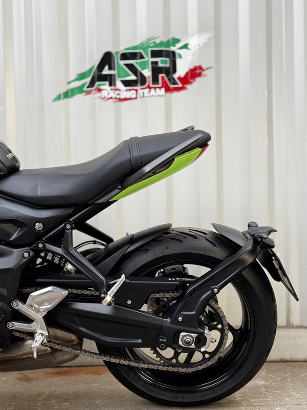 二手凯旋Trident 660