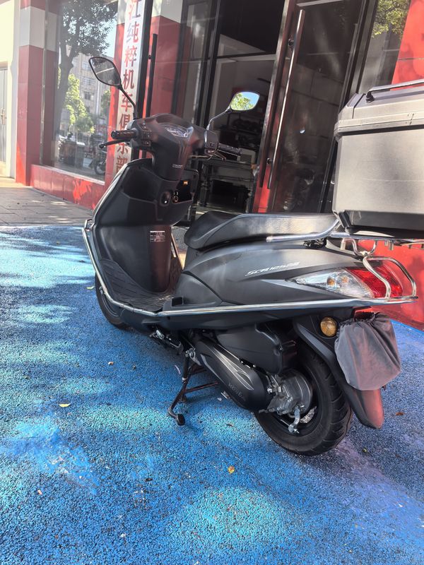 二手五羊本田SCR 喜鲨125