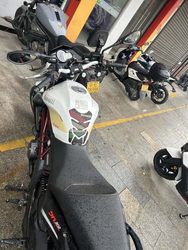 二手贝纳利蓝宝龙BJ300GS