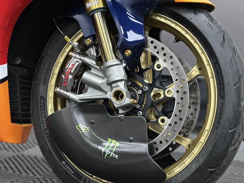 二手本田CBR 1000 RR-R