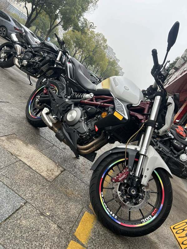 二手贝纳利蓝宝龙BJ300GS