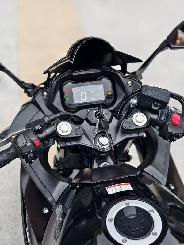 二手豪爵铃木GSX250R