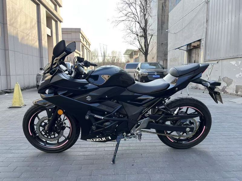 二手豪爵铃木GSX250R