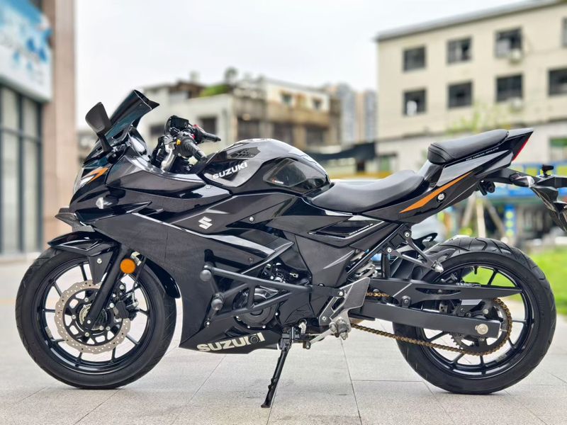 二手豪爵铃木GSX250R