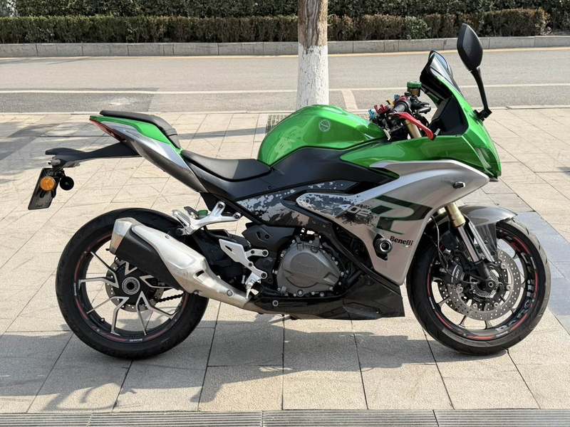 二手贝纳利龙卷风 Tornado 402R