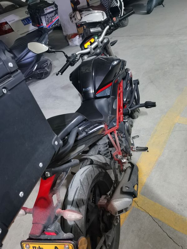 二手贝纳利红宝龙 TNT150i