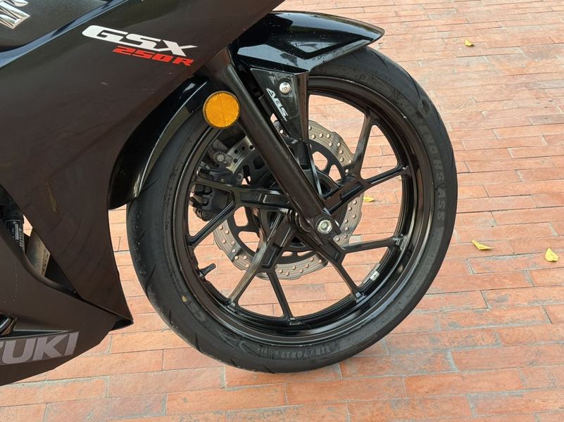 二手豪爵铃木GSX250R