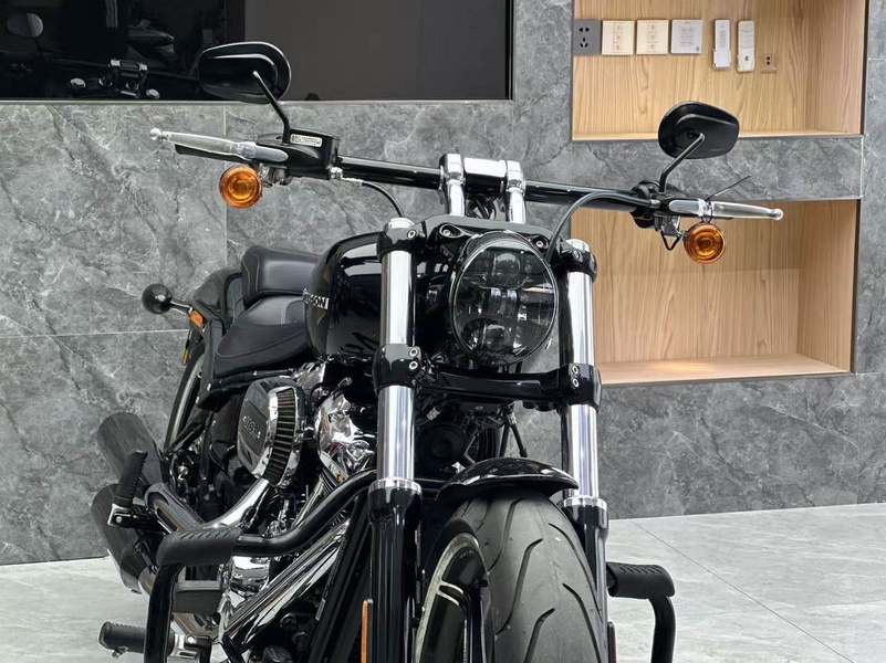 二手哈雷戴维森突破者 Breakout