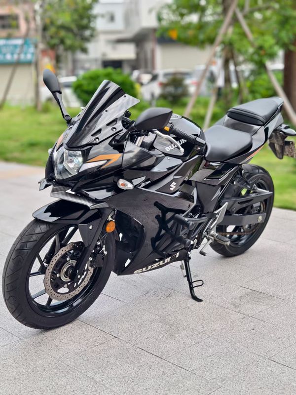 二手豪爵铃木GSX250R