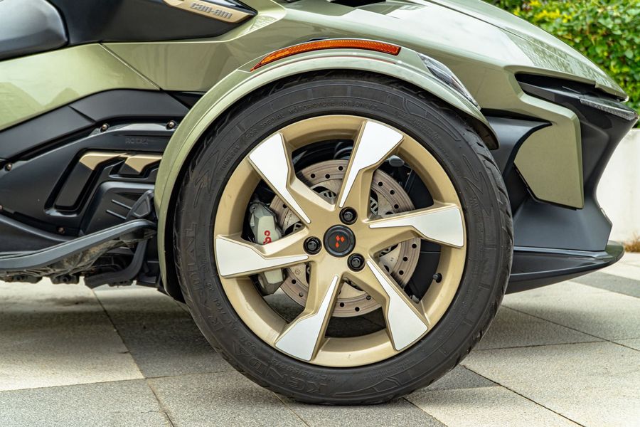 二手庞巴迪Spyder RT