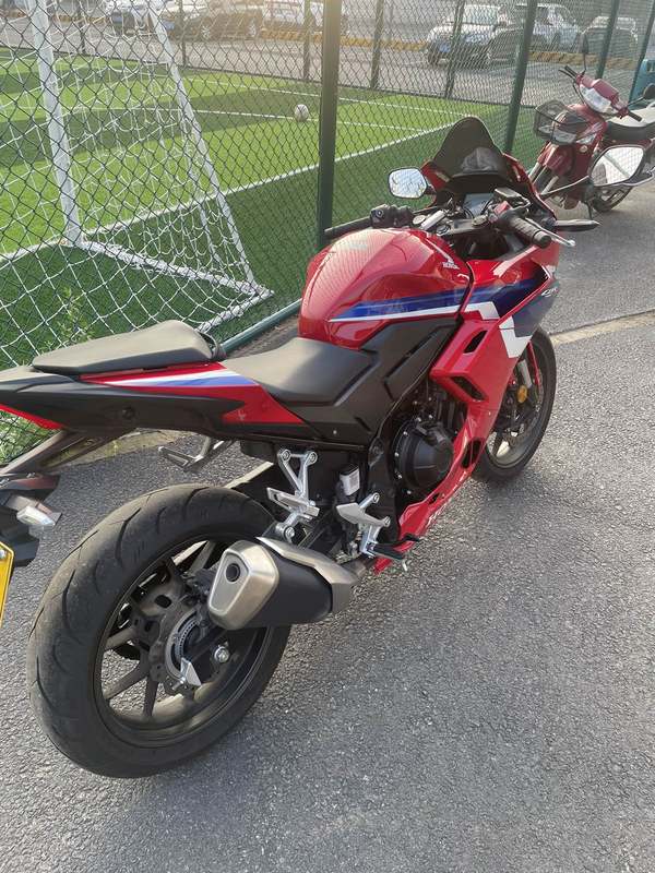 二手本田CBR400R