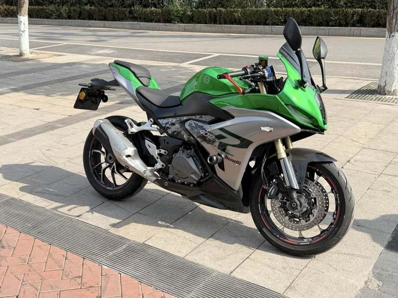 二手贝纳利龙卷风 Tornado 402R