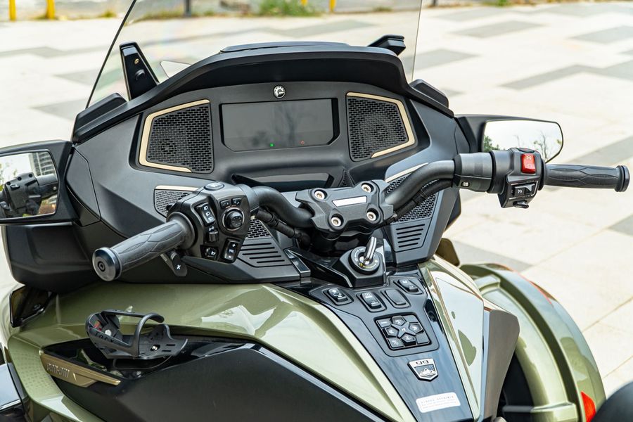 二手庞巴迪Spyder RT