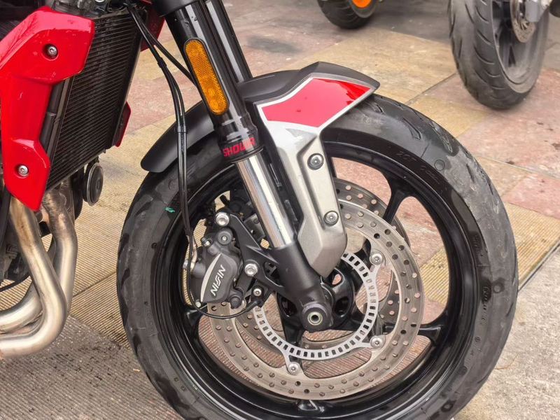 二手凯旋Trident 660