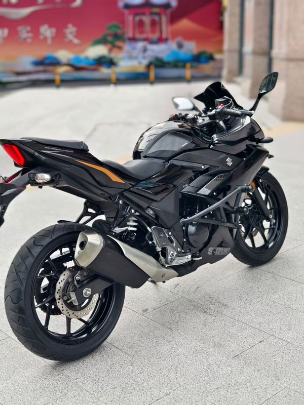 二手豪爵铃木GSX250R