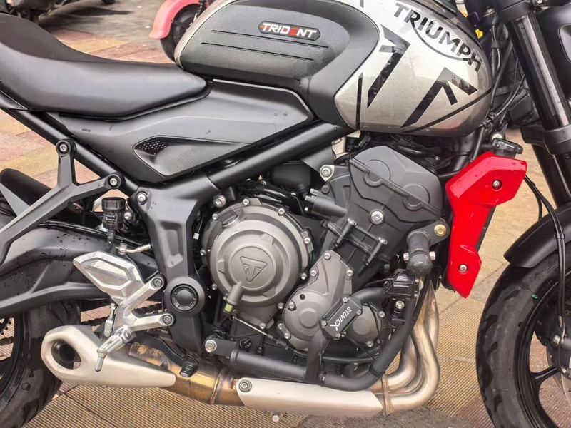 二手凯旋Trident 660