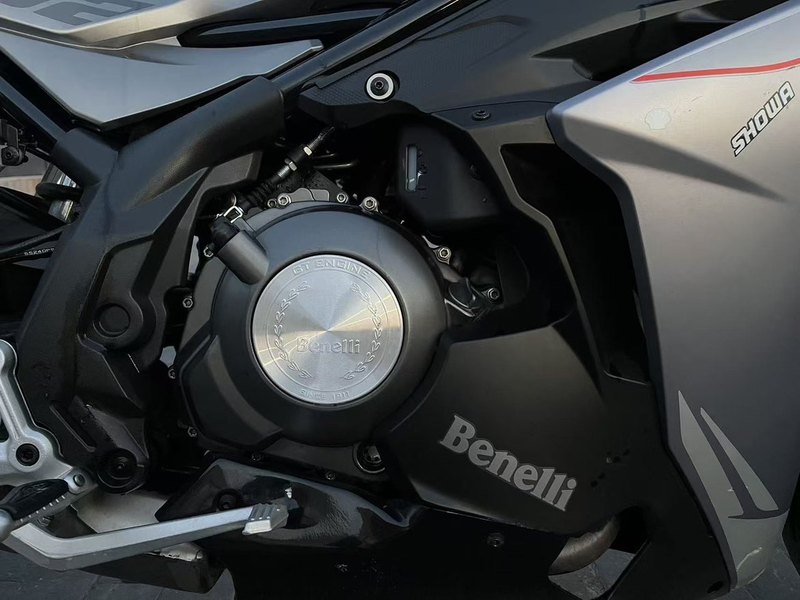 二手贝纳利龙卷风 Tornado 302R