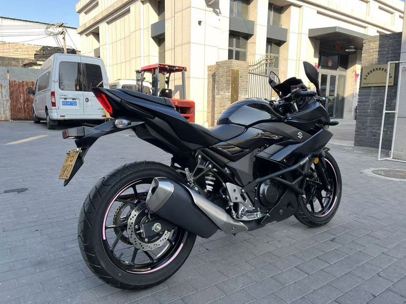 二手豪爵铃木GSX250R