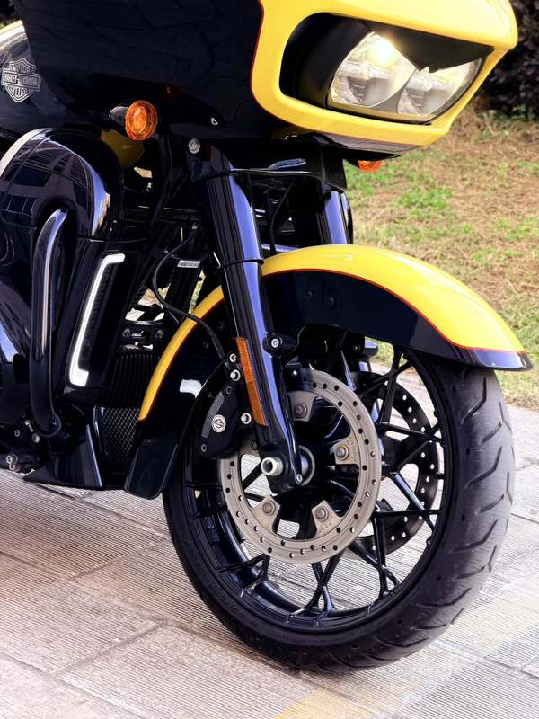 二手哈雷戴维森公路滑翔 Road Glide