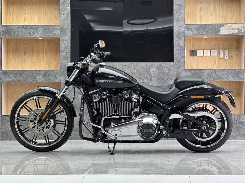 二手哈雷戴维森突破者 Breakout