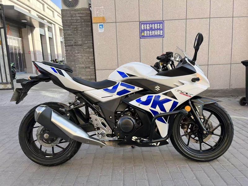 二手豪爵铃木GSX250R