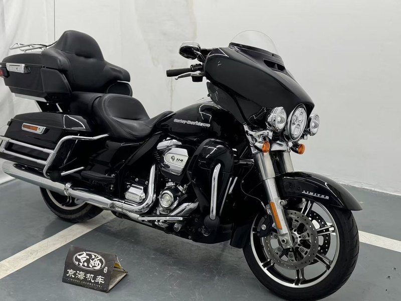 二手哈雷戴维森旗舰滑翔  Limited