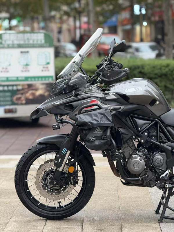 二手贝纳利金鹏 TRK502