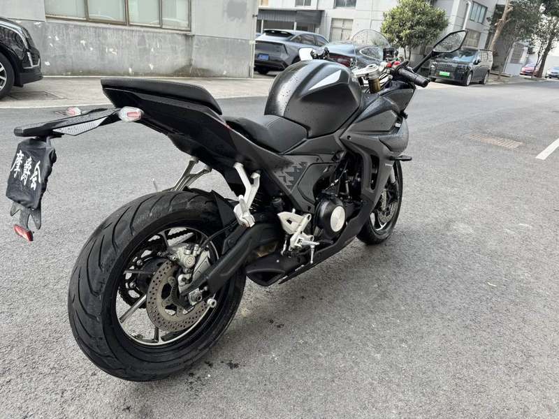 二手贝纳利龙卷风 Tornado 552R