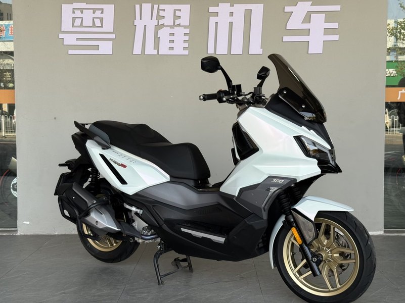 二手三阳哈士奇 Husky ADV300