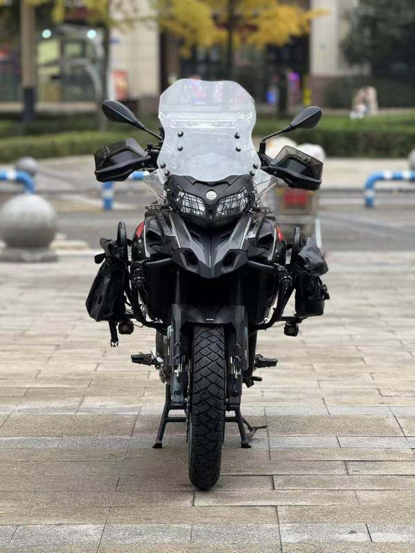 二手贝纳利金鹏 TRK502