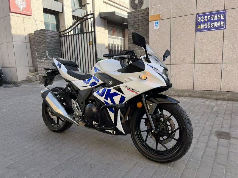 二手豪爵铃木GSX250R