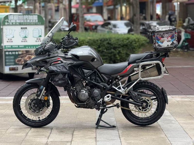 二手贝纳利金鹏 TRK502