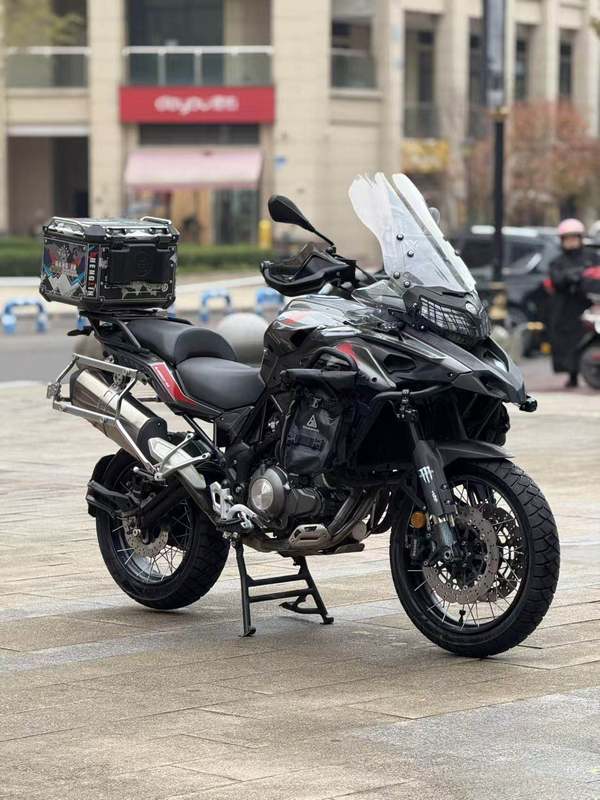 二手贝纳利金鹏 TRK502