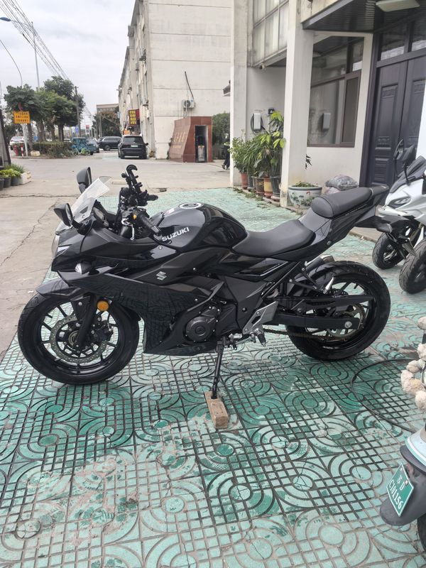 二手豪爵铃木GSX250R
