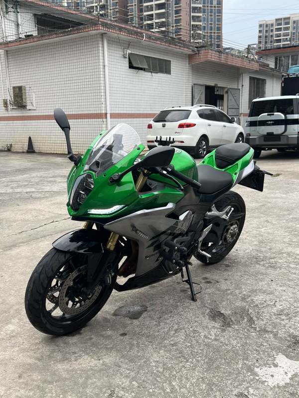 二手贝纳利龙卷风 Tornado 402R