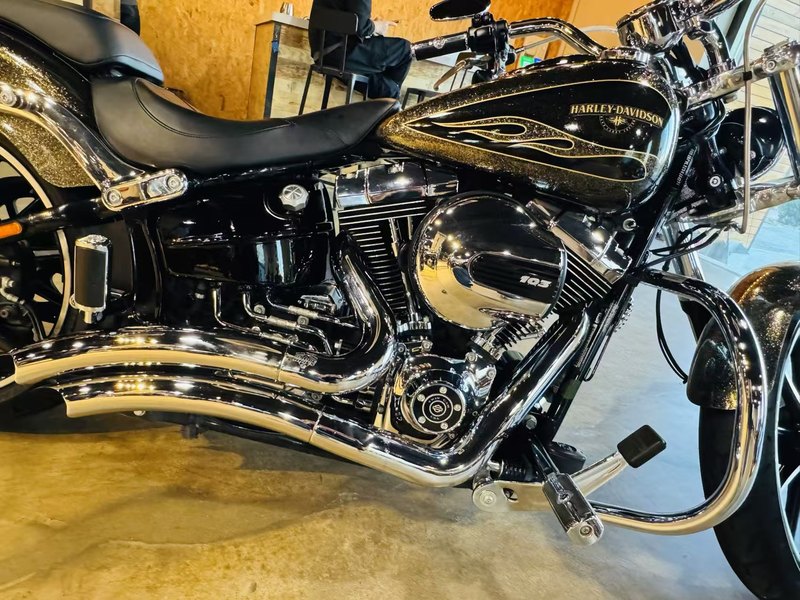 二手哈雷戴维森突破者 Breakout