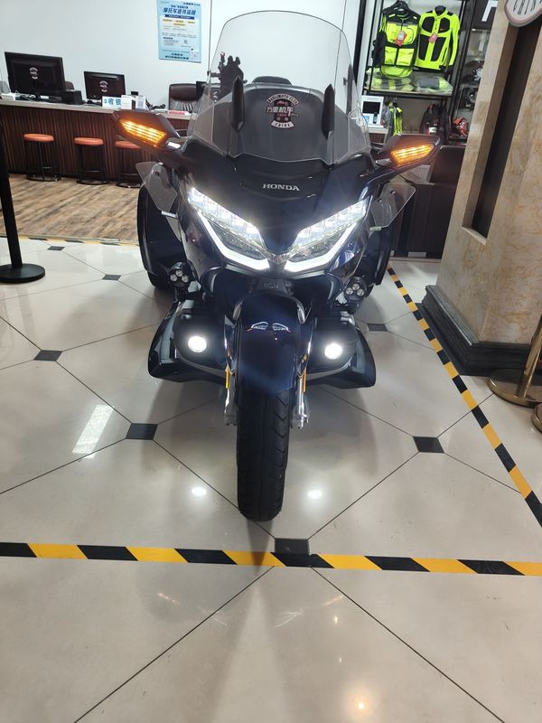 二手本田金翼正三轮