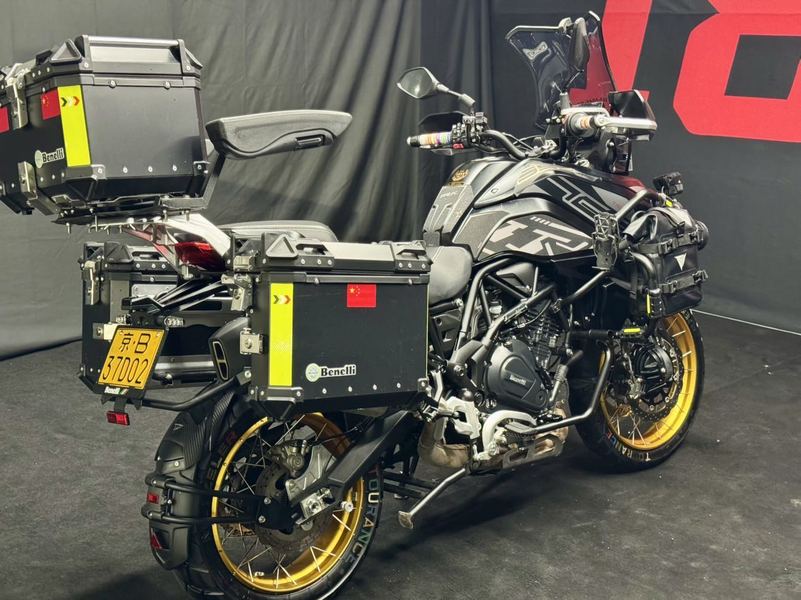 二手贝纳利TRK702