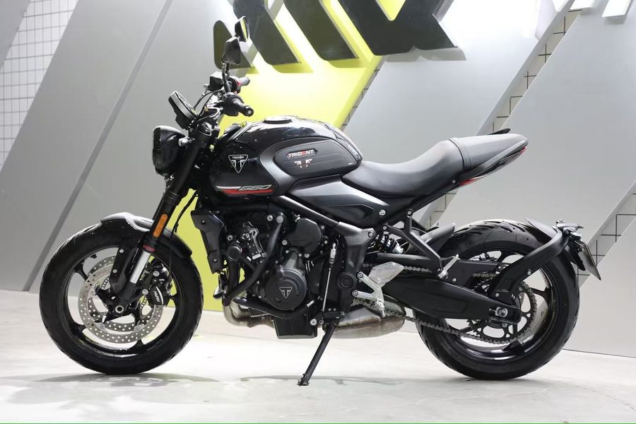 二手凯旋Trident 660