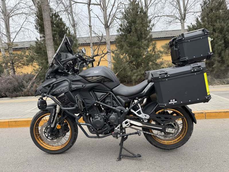 二手贝纳利金鹏 TRK502