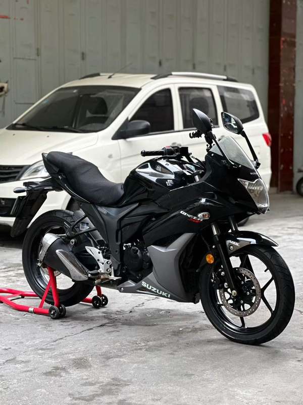 二手济南铃木极客飒 Gixxer 155