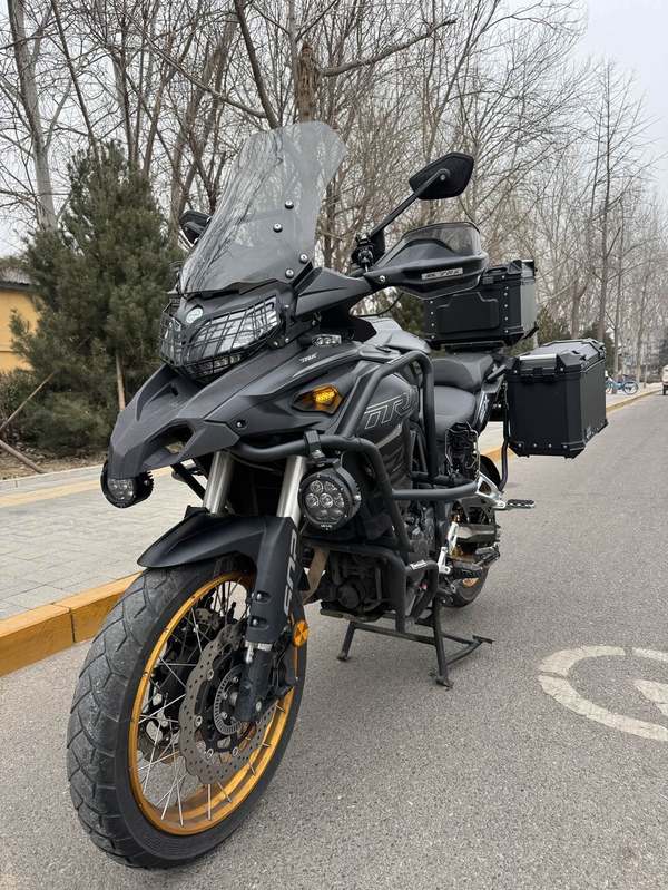 二手贝纳利金鹏 TRK502