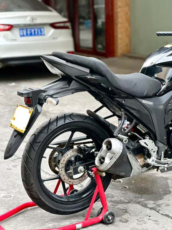 二手济南铃木极客飒 Gixxer 155
