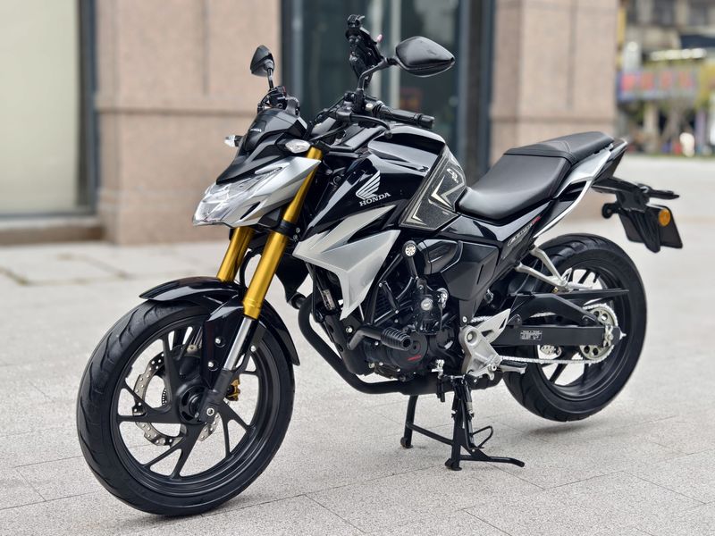 二手五羊本田CB190R 暴锋眼