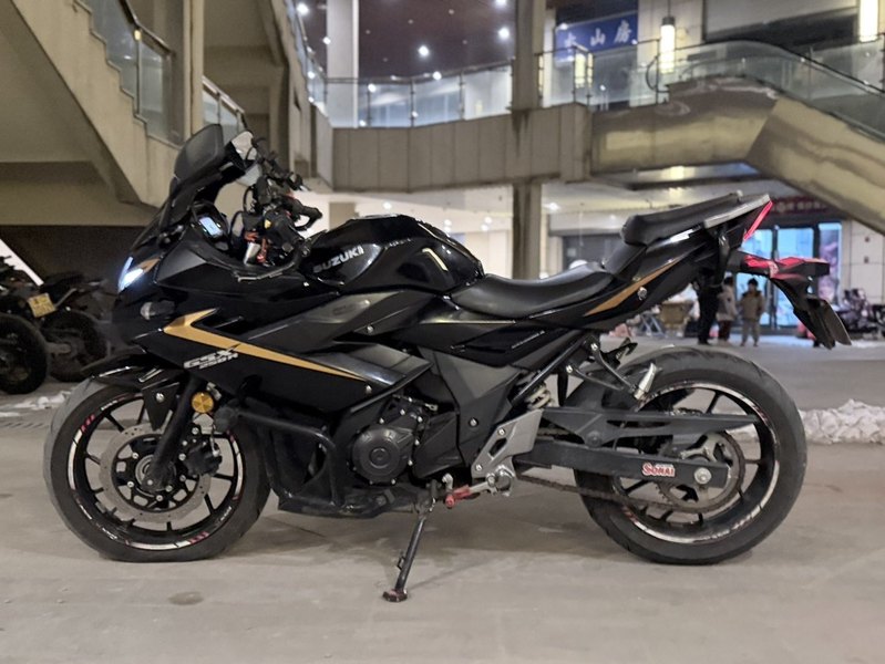 二手豪爵铃木GSX250R