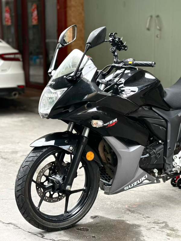 二手济南铃木极客飒 Gixxer 155
